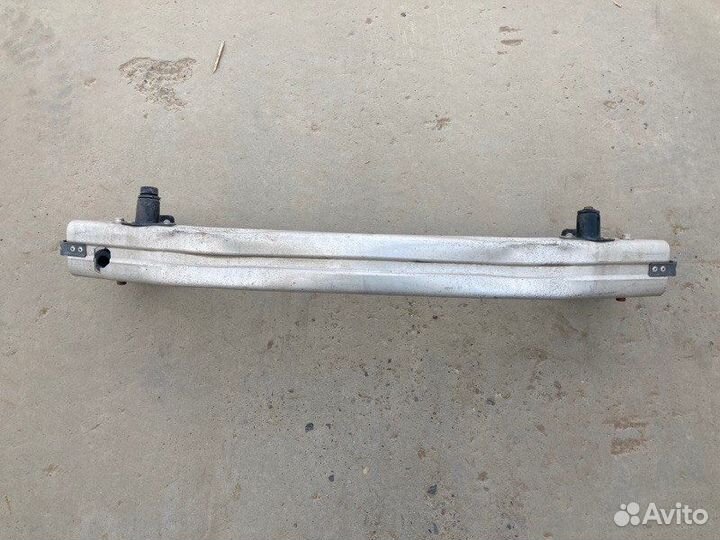 Усилитель переднего бампера передний Audi A4 B7