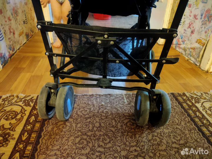 Прогулочная коляска трость