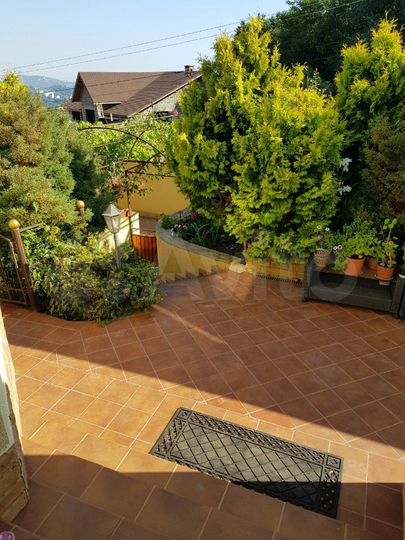 Дом 225 м² на участке 4 сот.