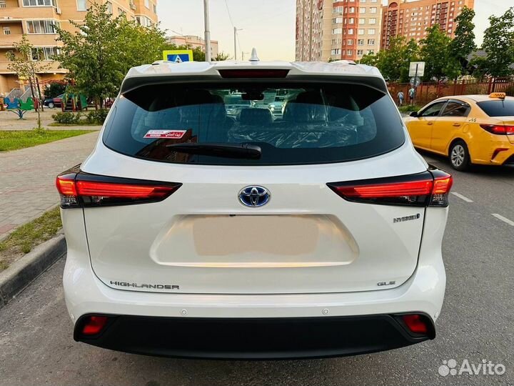 Toyota Highlander 2.5 AT, 2022, 30 км