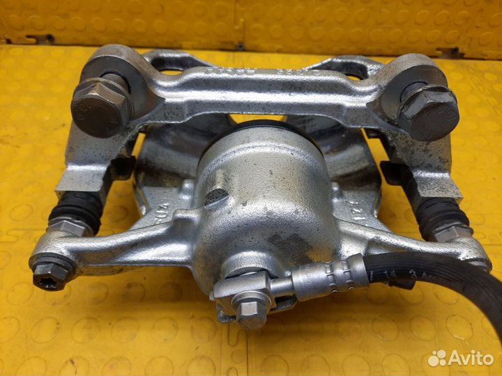 Суппорт тормозной передний правый Skoda Karoq djka