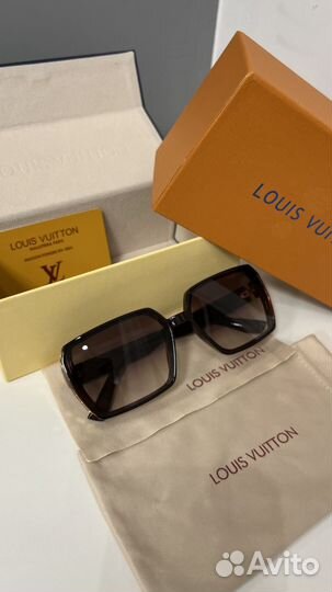 Солнечные очки Louis Vuitton