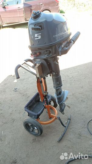 Тележка для лодочного мотора