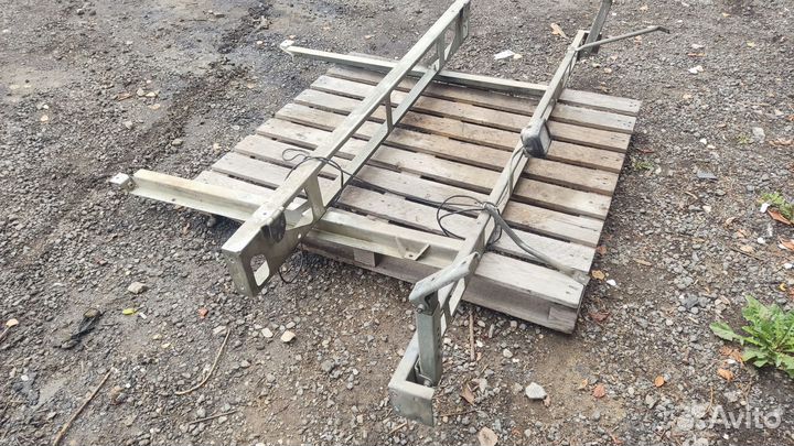 1875946 Кронштейн спойлера верхнего DAF XF 105 даф