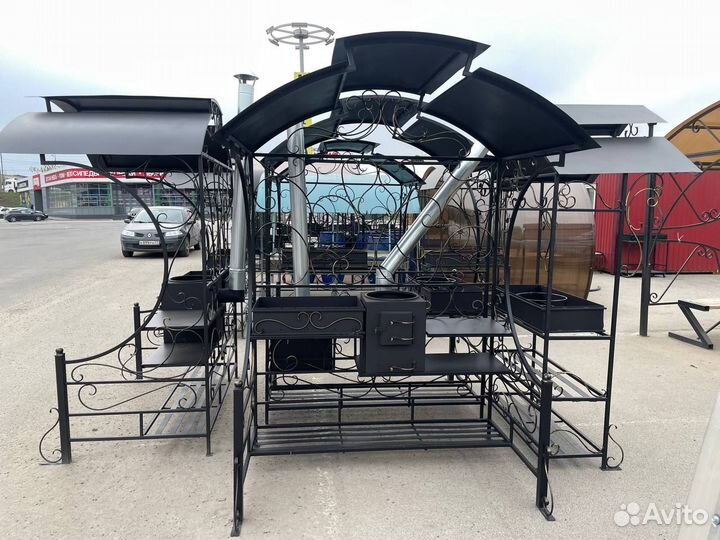 Мангал с печью под казан и крышей