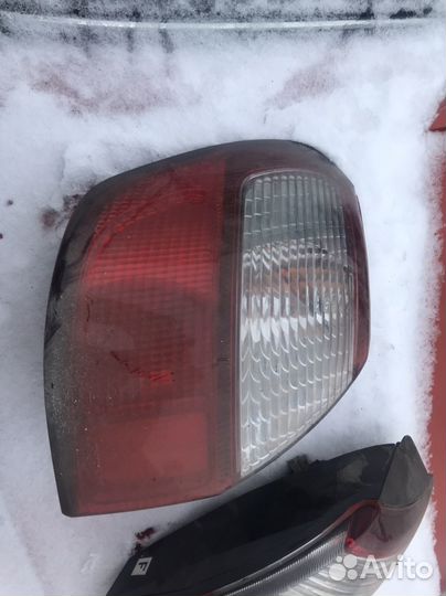 Задние фонари subaru outback 2002