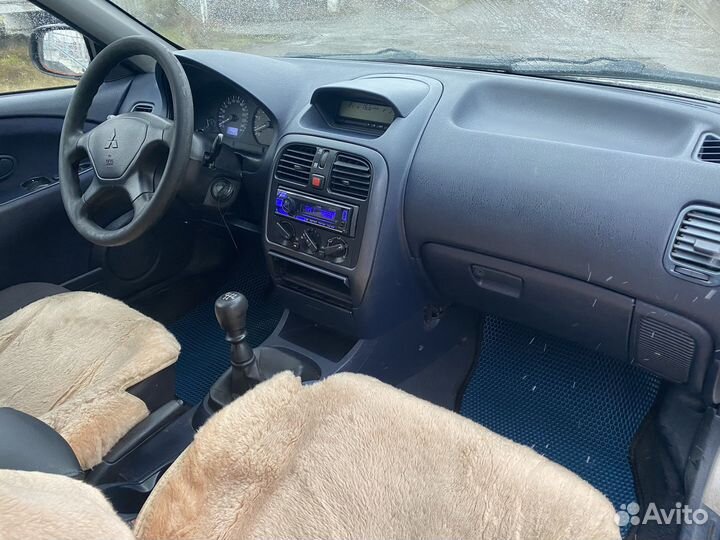 Mitsubishi Carisma 1.6 МТ, 2000, 185 000 км