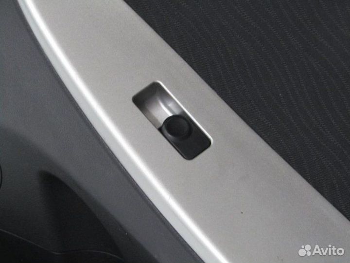 Кнопка стеклоподъемника Hyundai Solaris седан G4FC