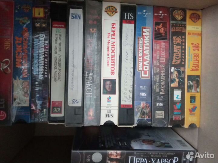 DVD диски, VHS кассеты