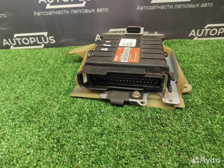 Блок управления двигателем Audi 80