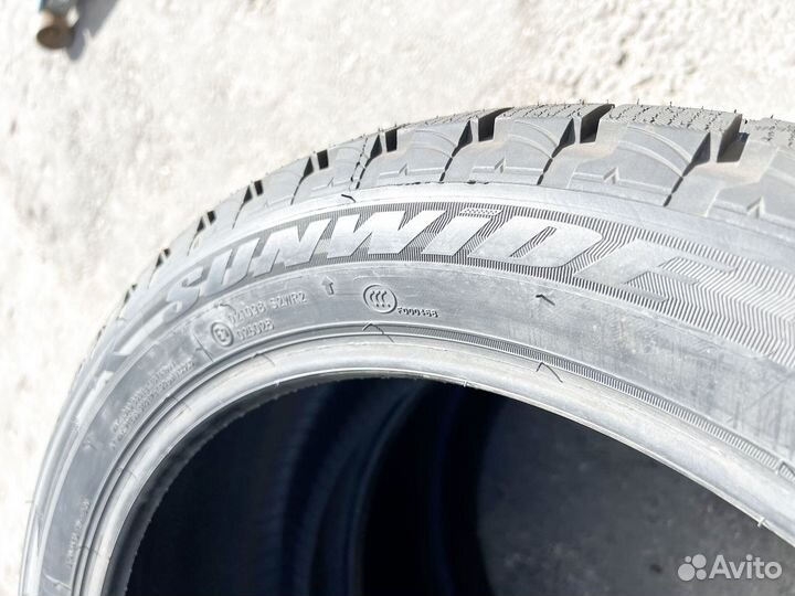 Sunwide Snowide 235/45 R17 97H