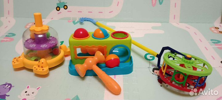 Развивающие игрушки (сортер с молоточком, игрушки)