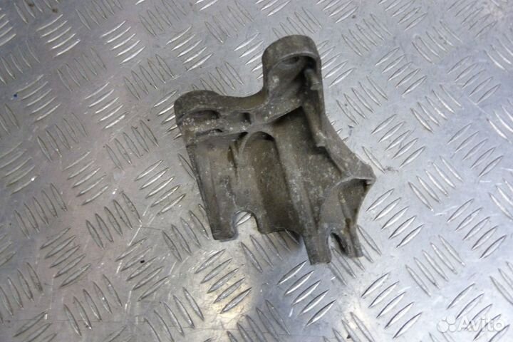 Кронштейн крепления тросов кпп Opel Vectra C Zafir