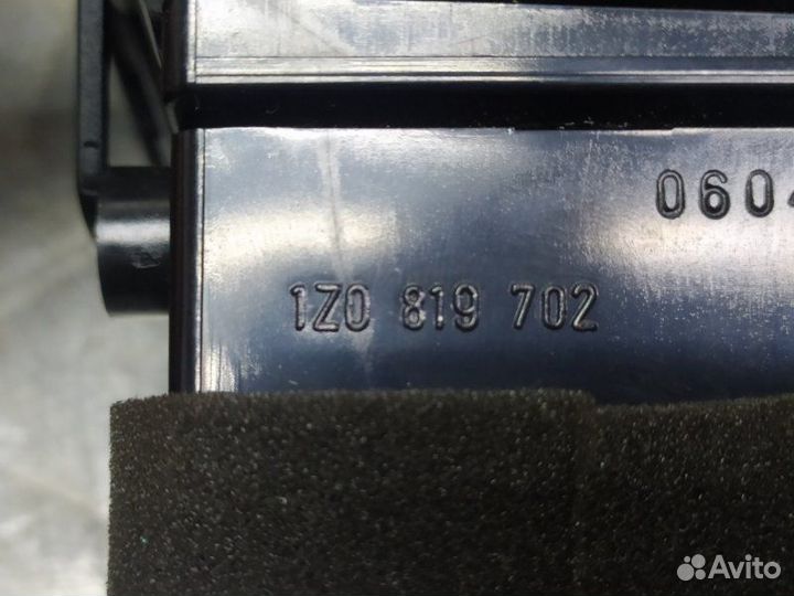 Дефлектор воздушный Skoda Octavia (A5 1Z)