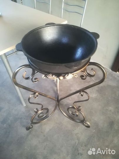 Подставка под цветочный горшок или казан