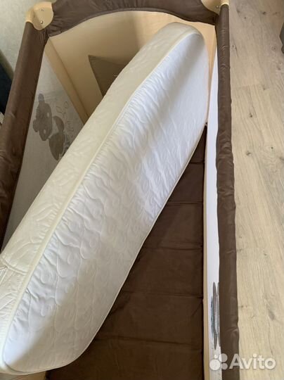 Манеж детский складной с матрасом