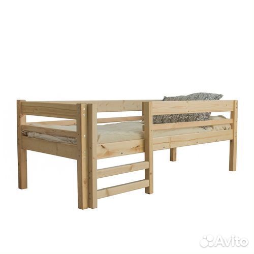 Детская кровать из массива