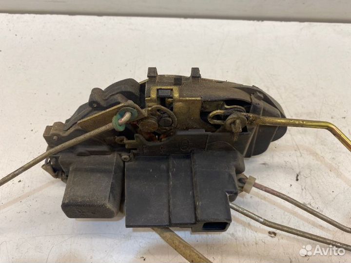 Замок боковой двери передний правый Kia Spectra