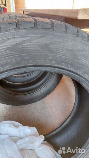 Yokohama Advan Winter 235/60 R18 107Q