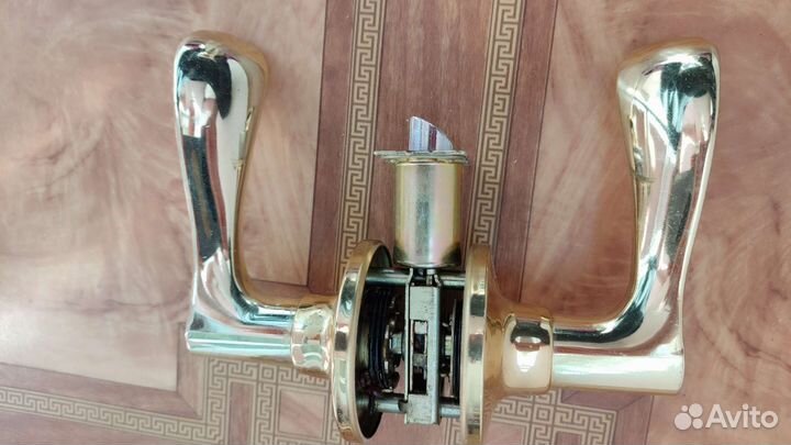 Дверная ручка