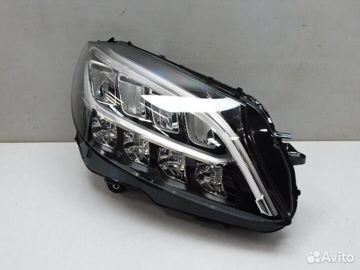 Фара правая Mercedes-Benz C-Class