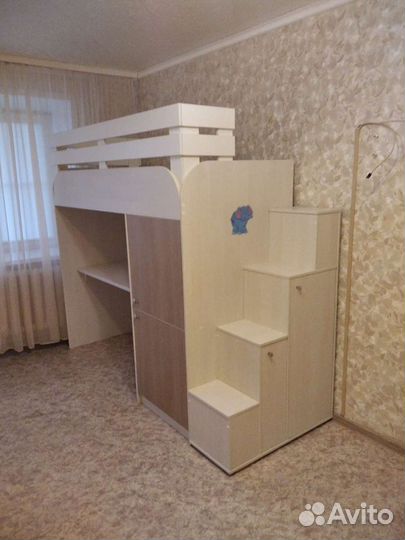 Набор мебели в хорошем состоянии