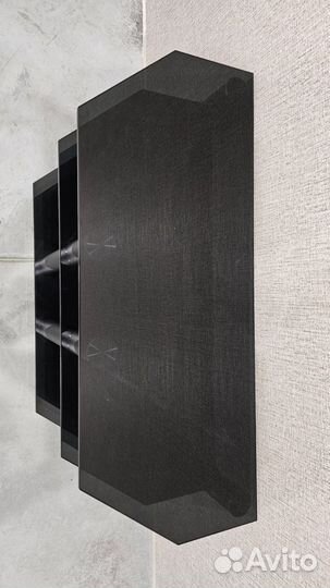 Стеклянный стол под тв