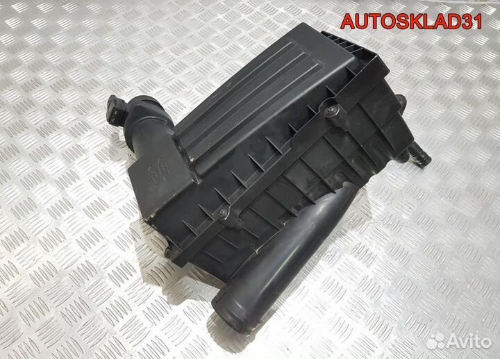 Корпус воздушного фильтра VW Passat B6 3C0129607AF