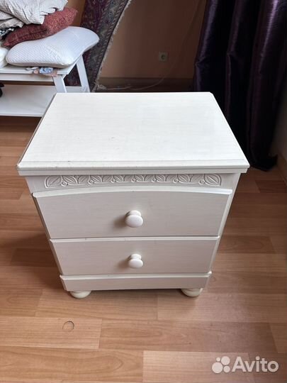 Тумба прикроватная