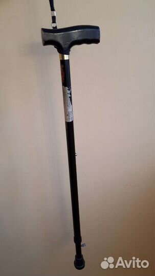 Черная металлическая трость (клюшка)