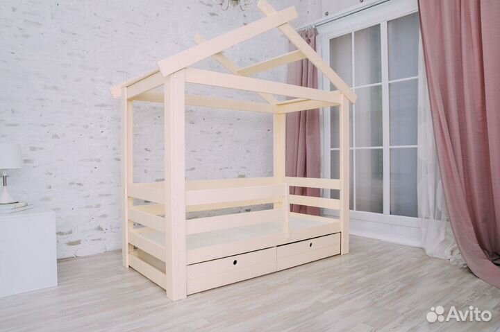 Детская кровать домик