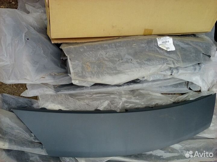 Renault Scenic 2 2003-2006 г накладка над бампером