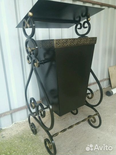 Продаю кованую урну
