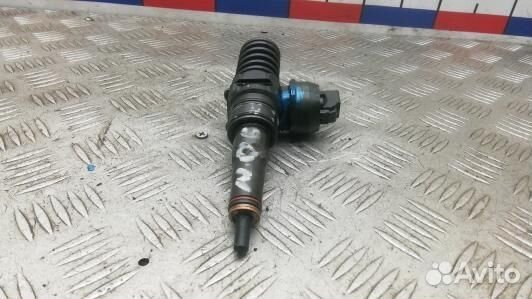 Форсунка дизельная audi A4 B7 (9DN10AL01)