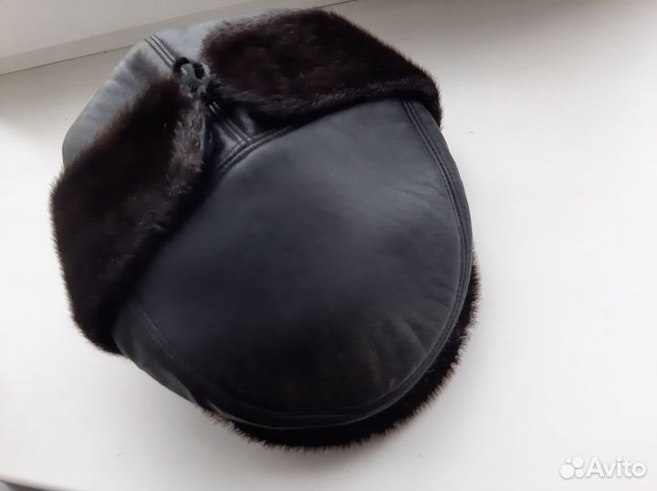 Зимняя,кожаная кепка