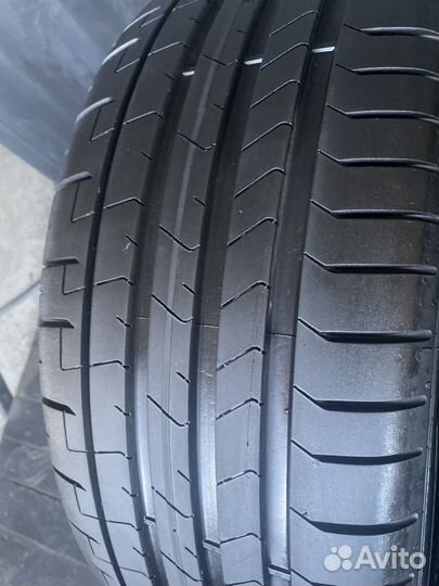 Pirelli P Zero PZ4 255/45 R19