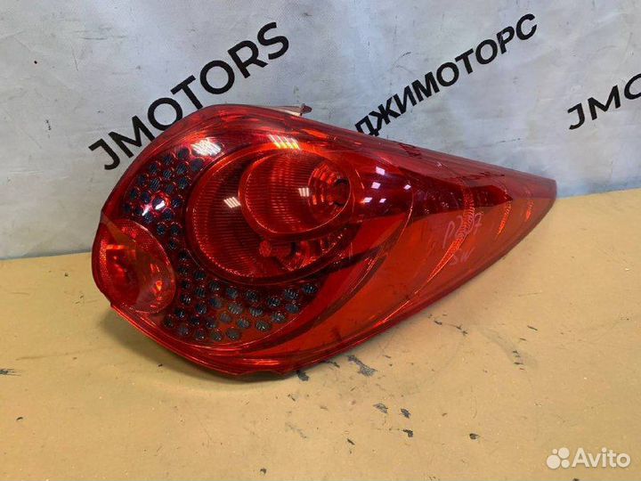 Фонарь задний правый Peugeot 207 универсал