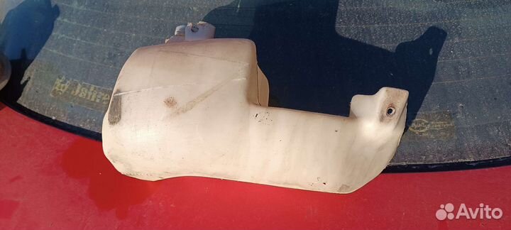 Бачок омывателя Ауди 80