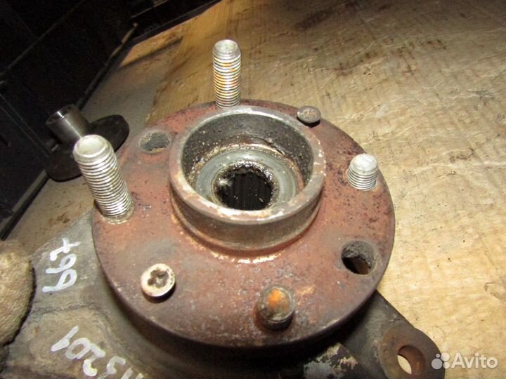 Кулак поворотный передний правый Aveo (T250) 2005