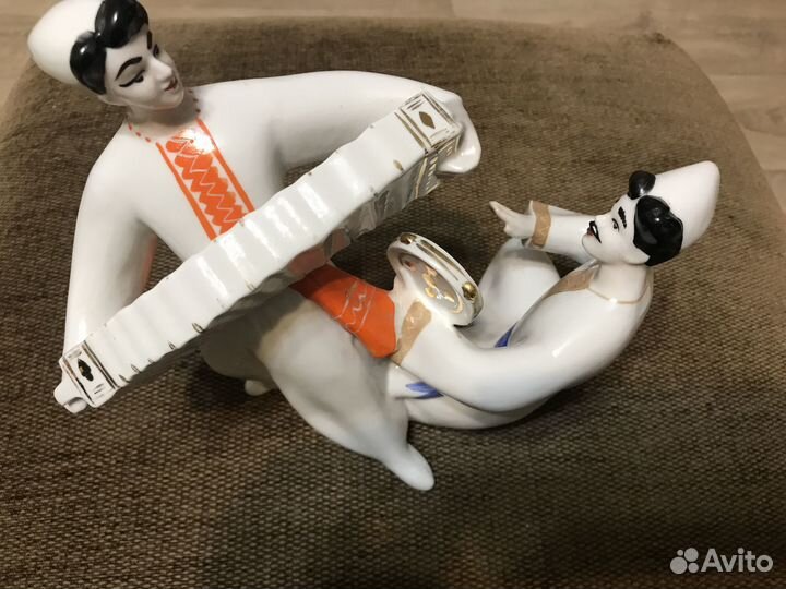 Статуэтка фарфоровая Русский Перепляс УССР