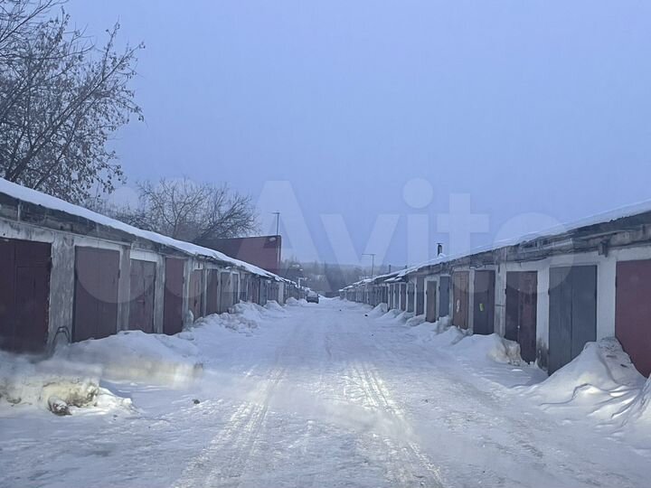 Гараж, > 30 м²