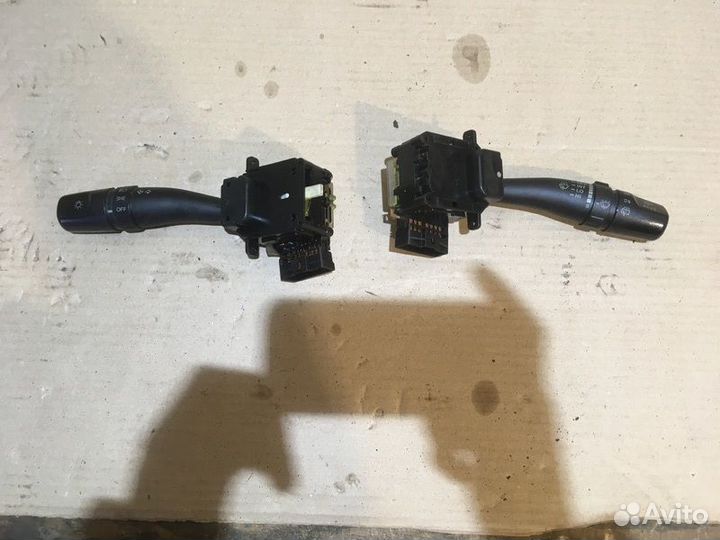 Переключатель подрулевой Kia Sorento 1 2.4