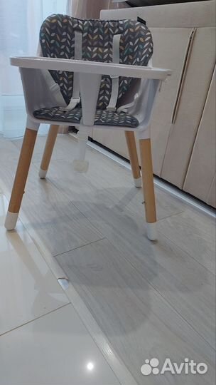 Стульчик для кормления lionelo