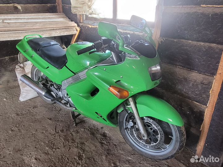 Кавасаки ZZR250