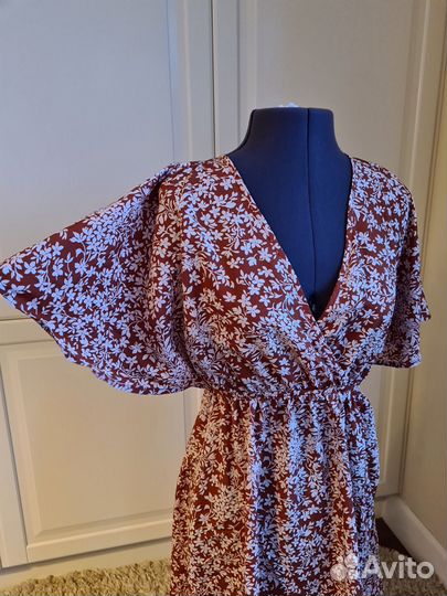 44 Летнее платье на запах Boohoo