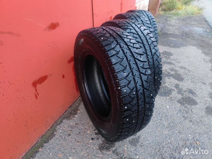 Bridgestone Ice Cruiser 7000S 175/70 R13 82T