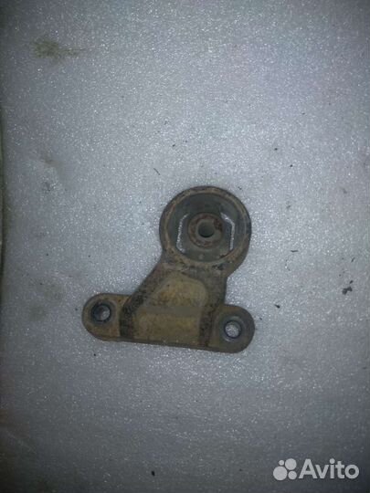 Опора L заднего редуктора Mazda CX7 2.3 АКПП