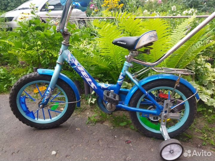 Детский велосипед с ручкой