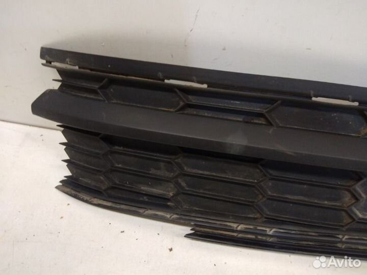 Решетка бампера передняя левая Skoda Kodiaq 1