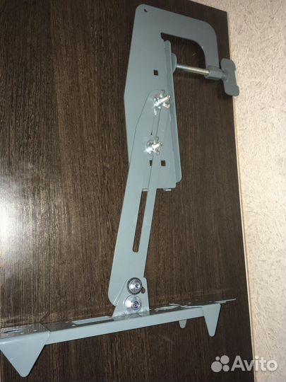 Струбцина крепления и держатель датчика эхолота